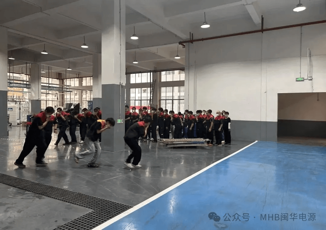 闽华电源消防演练 (2)